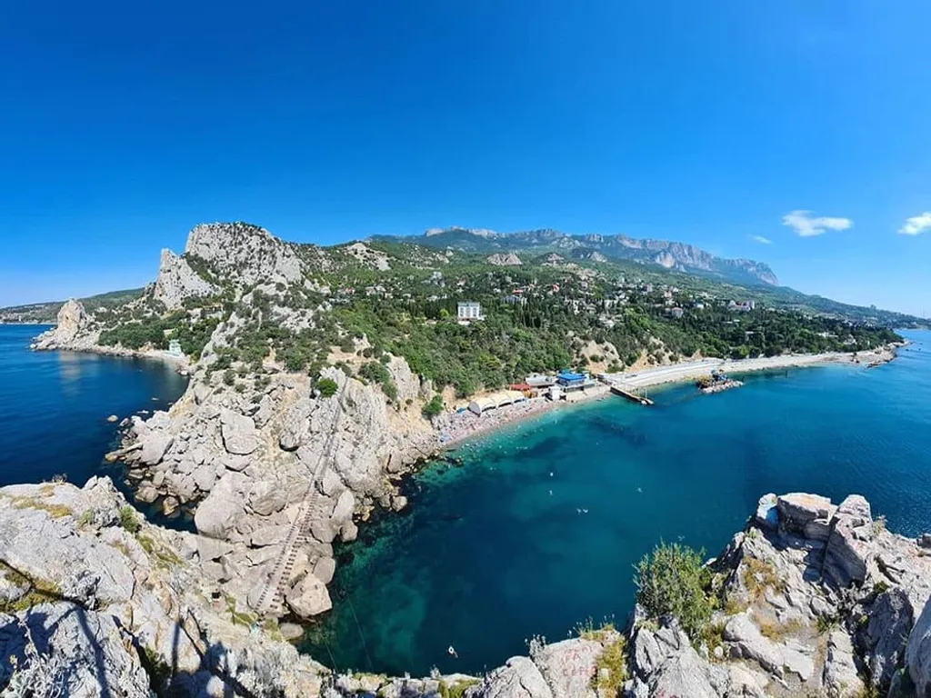 Уютный апартамент в центре Симеиза с собственным двориком под ключ