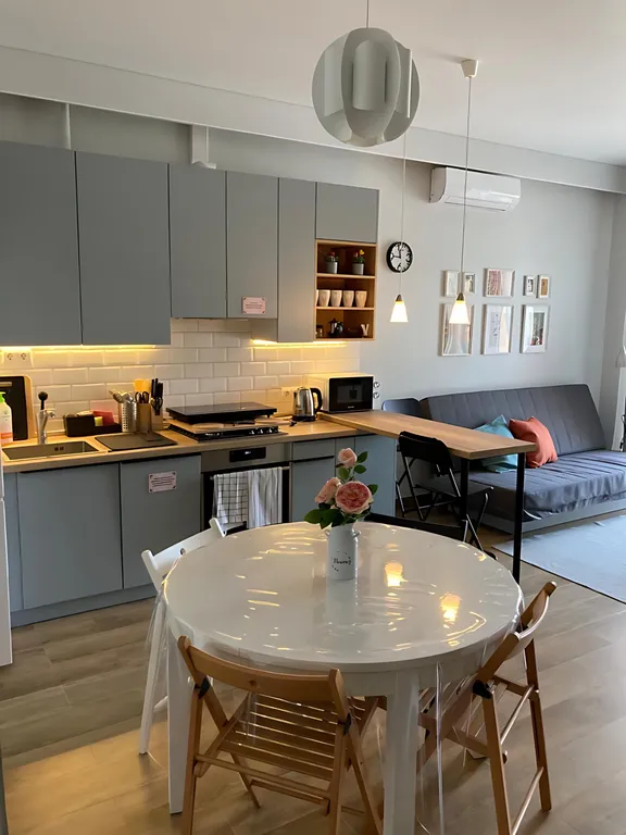 Квартира Апартаменты в 200 метрах от моря и памятника природы Скала Парус — Прасковеевка