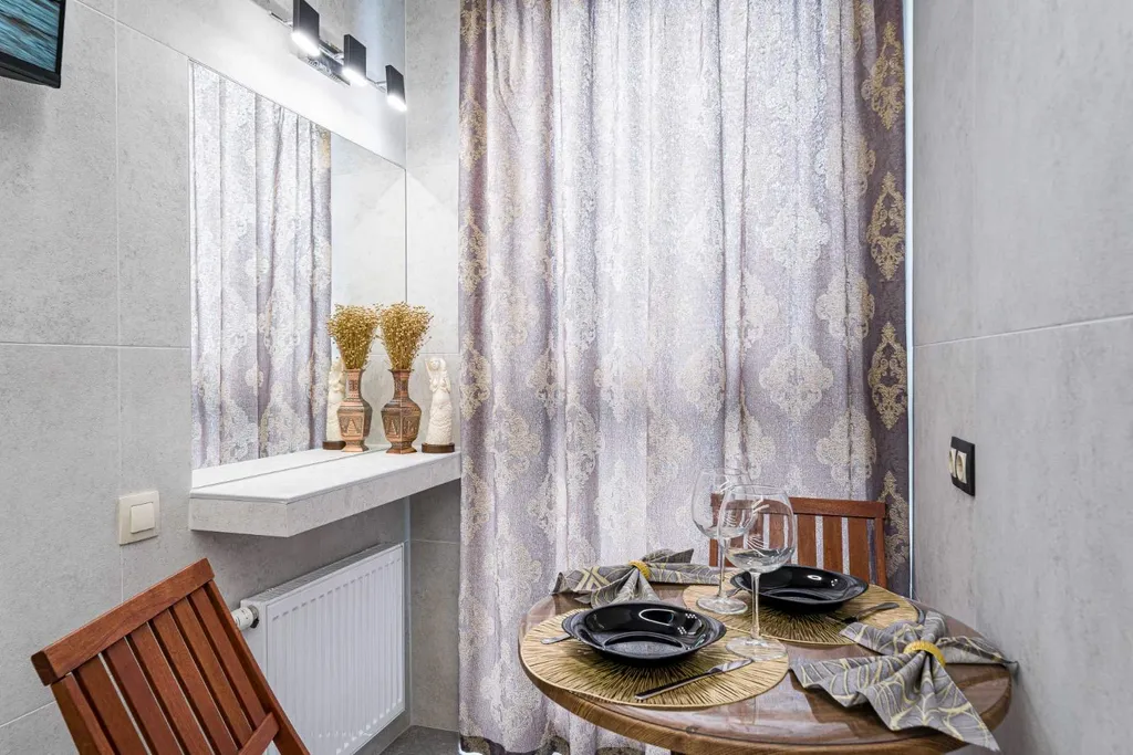 Студия с новым ремонтом (метро 5 минут пешком)