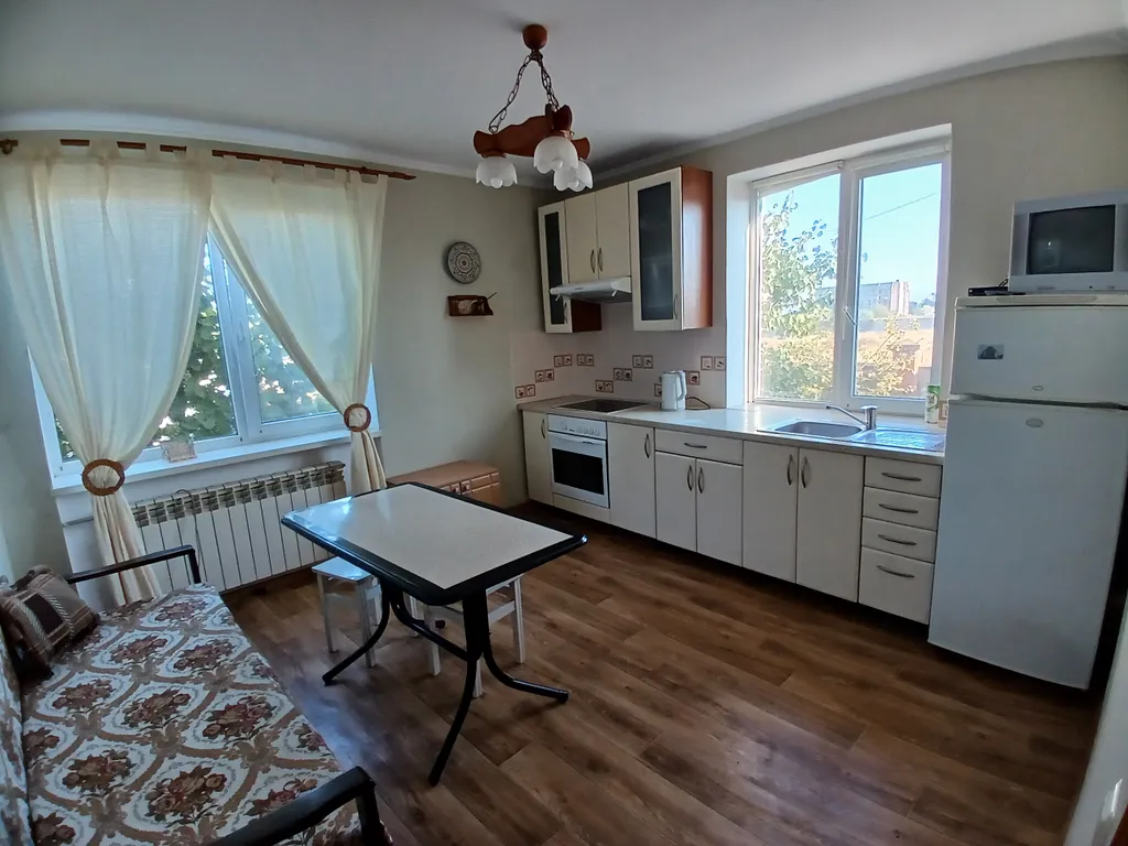 Коттедж Уютная дача в черте города для отдыха — аренда посуточно в Евпатория