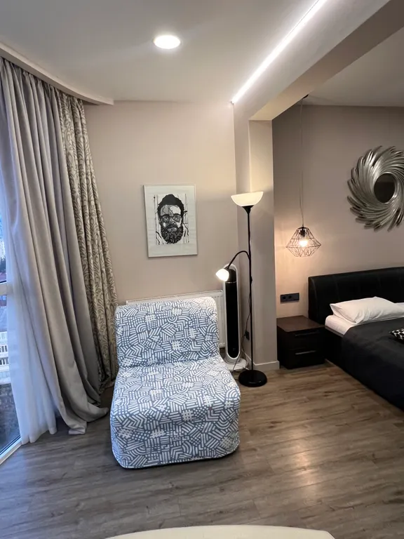 Уютная квартира с видом на морской порт и горы