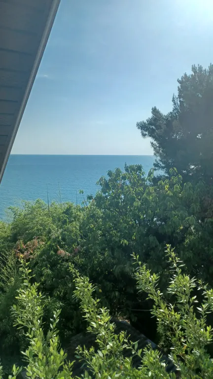 Студия из двух комнат с видом на море