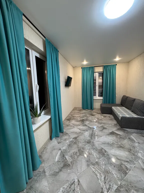 Коттедж Атмосферный дом с двумя изолированными спальнями — аренда посуточно в Тамань