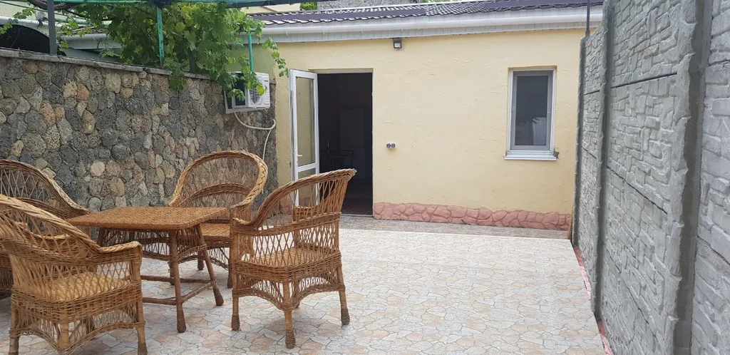 Коттедж Двухкомнатный домик на первой линии от моря в Евпатории — аренда посуточно в Евпатория