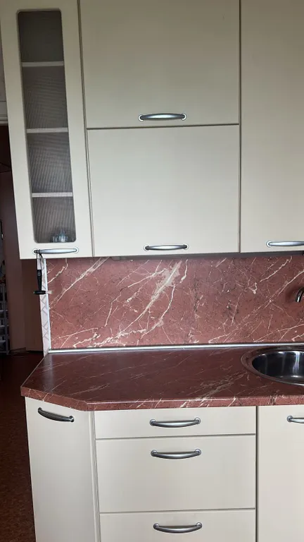 Отличная квартира в Новоильинском районе