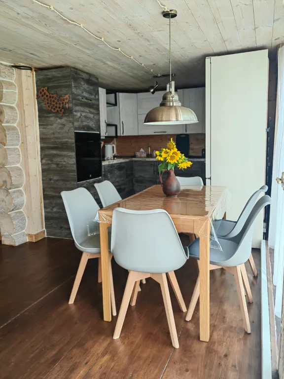 Дом с видом на церковь