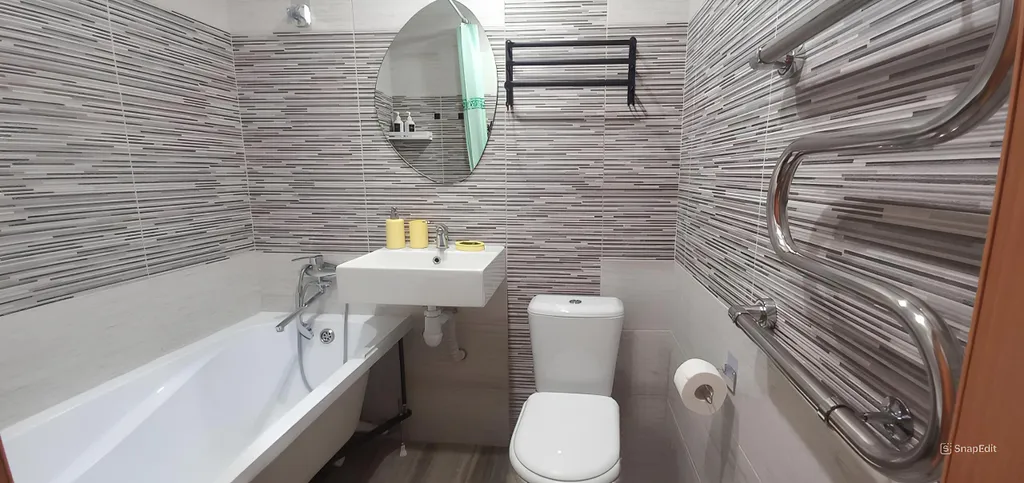 Самый центр, второй этаж, большая парковка