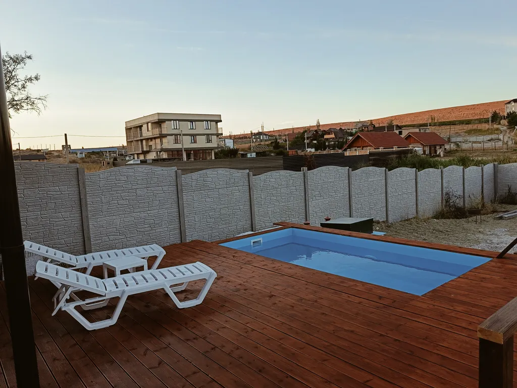 Уютный дом с бассейном под ключ