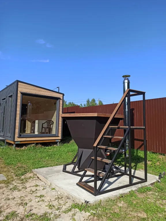 Уютный модульный дом на берегу озера Тосканка