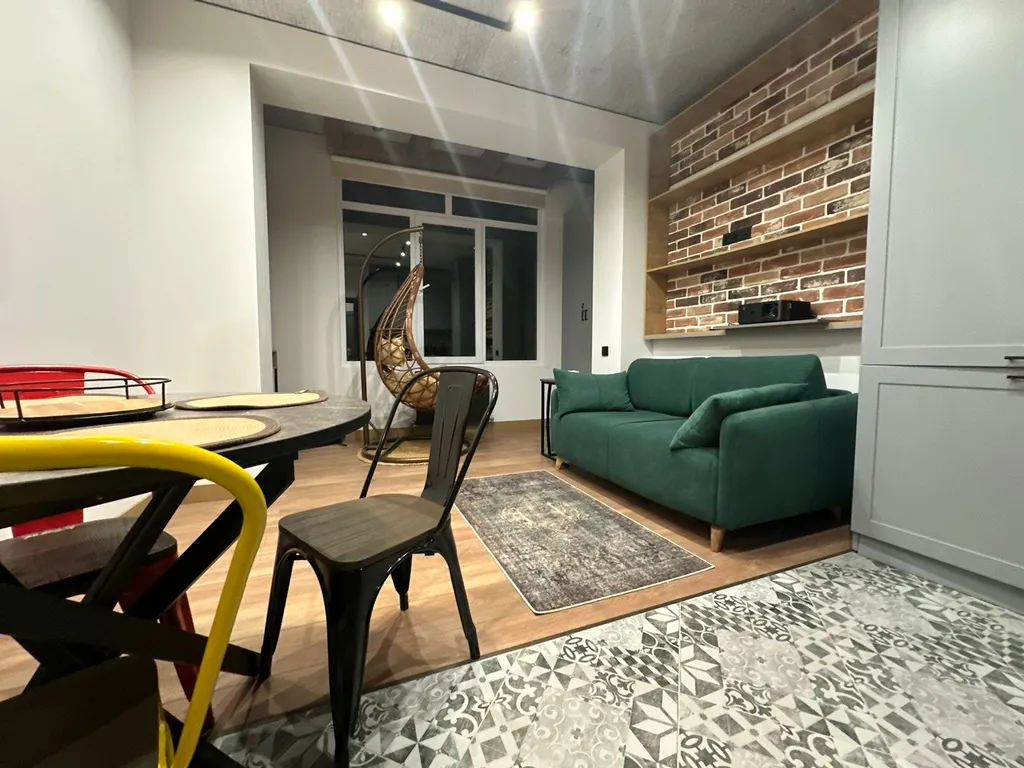 Гнездо Tripsforfriends - уютная квартира в стиле горной хижины