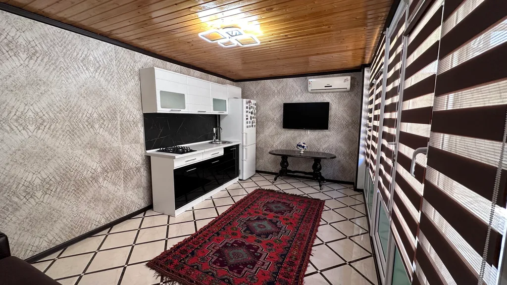 Уютная комнатка во дворе частного дома