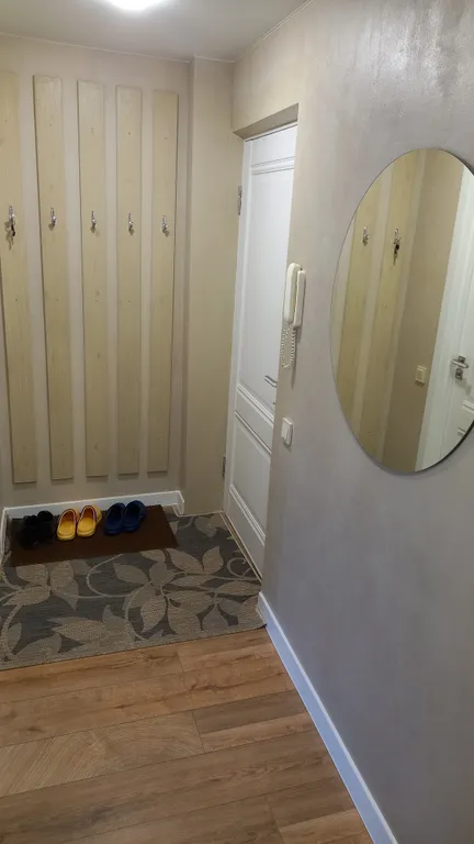 Новая трехкомнатная квартира в самом центре с видом на площадь Победы