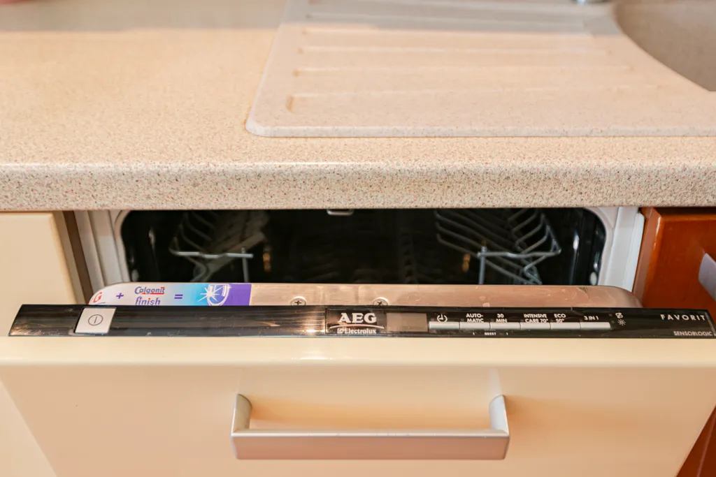 Просторная квартира недалеко от МНТК, с тренажерами, гостиничный сервис