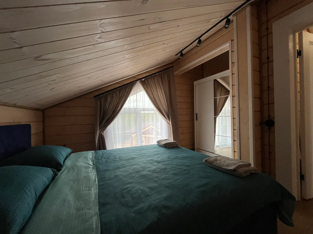 Дом на берегу Волжского водохранилища