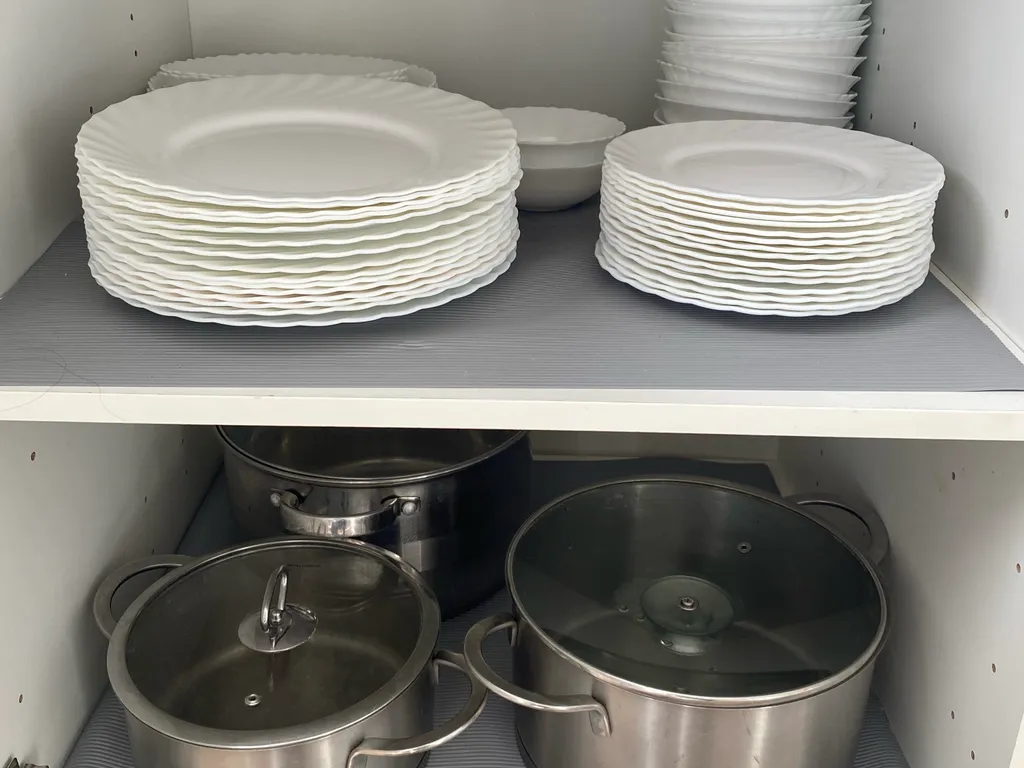 Гостевой дом среди леса с видом на озеро и город