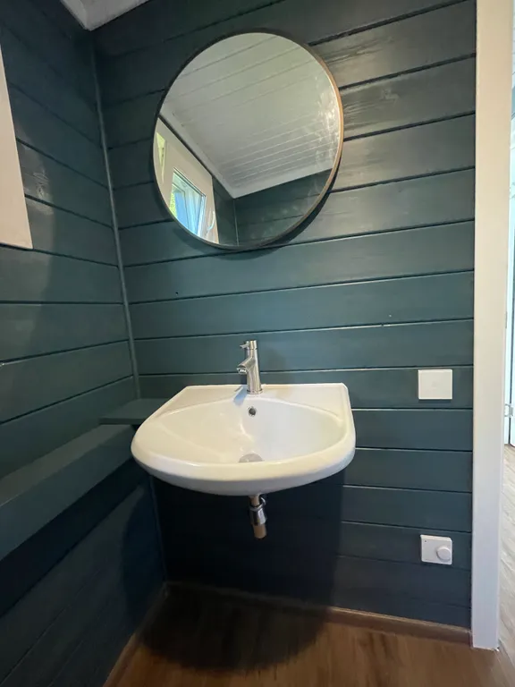 Дом на воде, хаусбот в Карелии