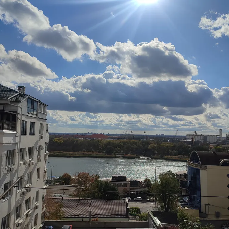 Двухкомнатная в Центре с видом на Дон
