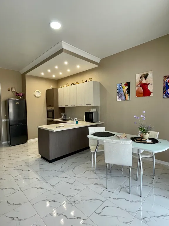 Апартамент с видом на море и горы