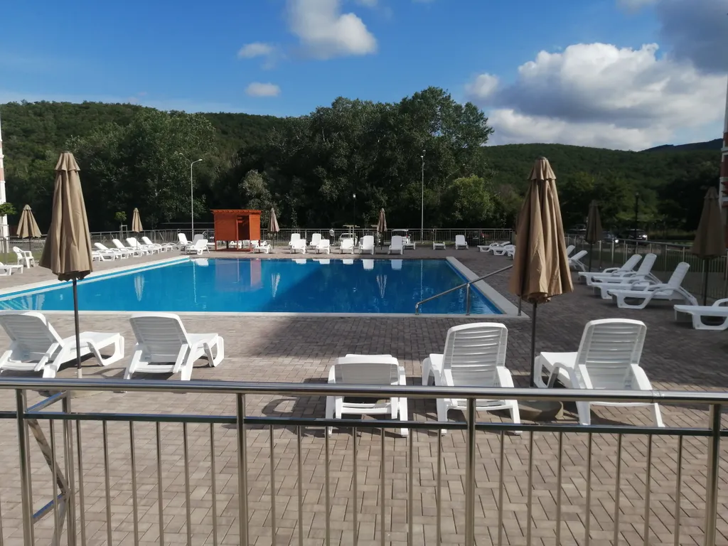 Квартира у моря с бассейнами