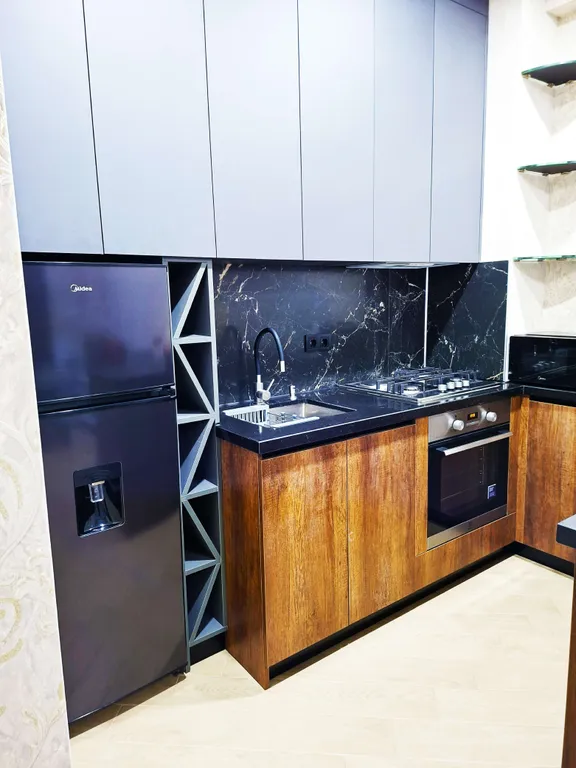 Двухкомнатная квартира в центре Тбилиси с балконом