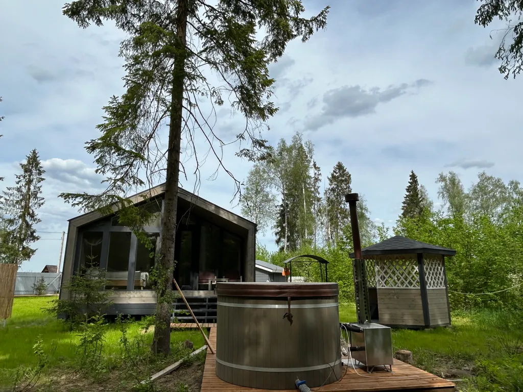 Шале в глэмпинге Лесариум с купелью и мангалом