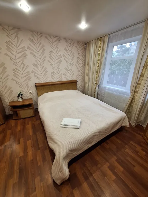 Коттедж Дом в центре города с парковкой и мангальной зоной — Геленджик