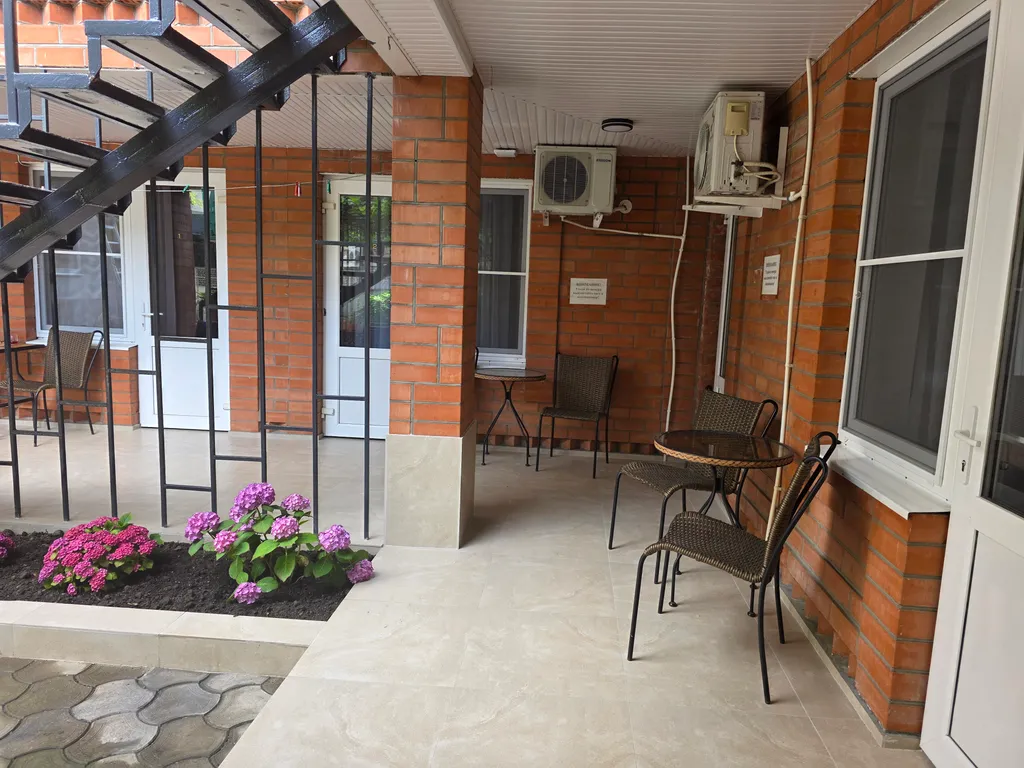 Квартира Квартира Улучшенный комфорт плюс, четырёхместный номер с террасой — Геленджик