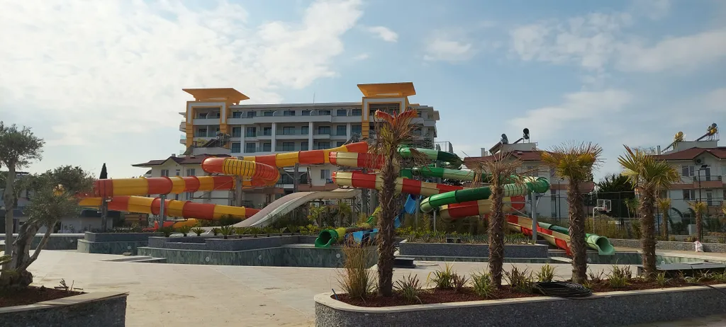 Квартира 1+1 в Azura World c видом на бассейн и аквапарком