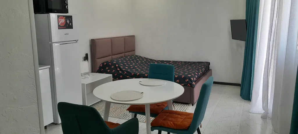 Уютная студия в центре с видом на горы