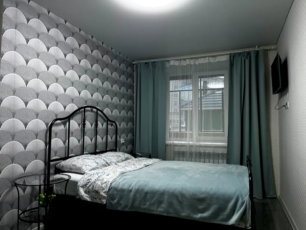 2-комнатная квартира с евроремонтом возле ГЛЦ Мраткино