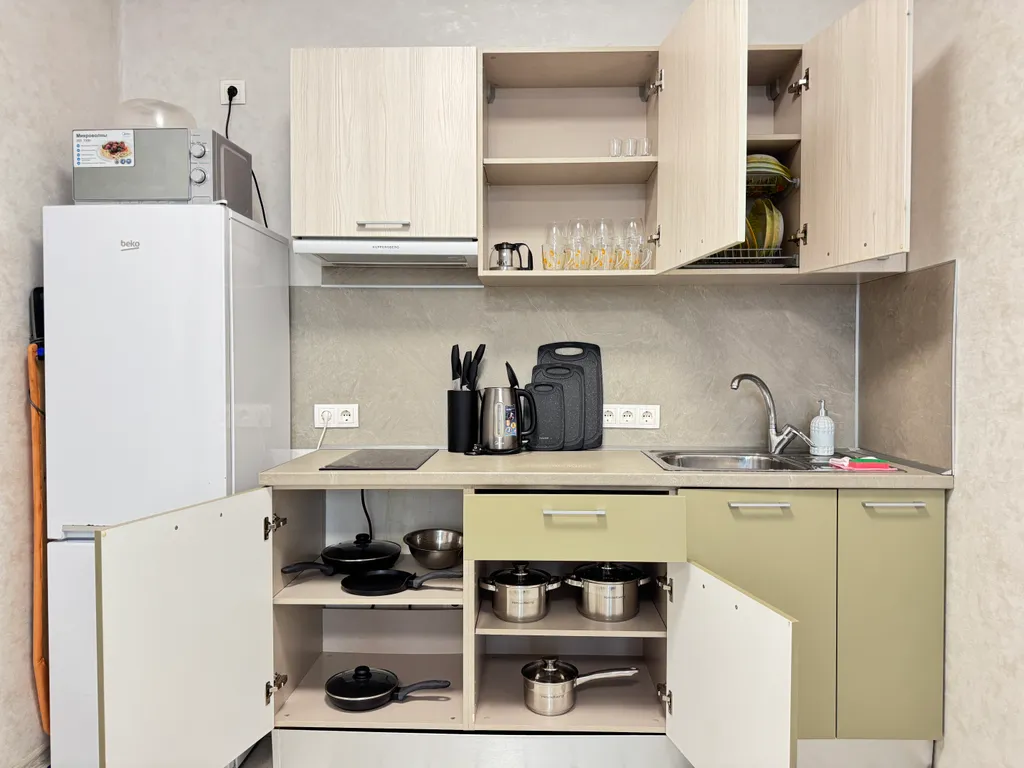 Просторная студия с террасой на первой линии в Сириусе