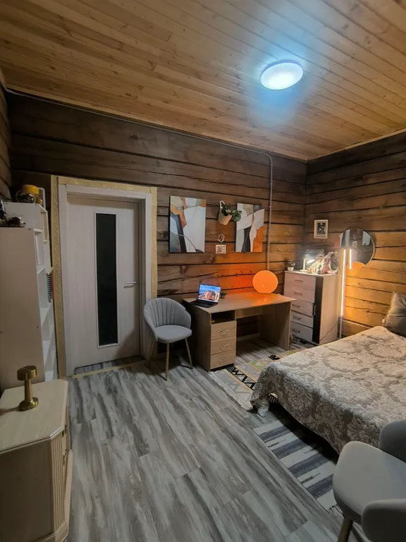 Атмосферный уютный экокоттедж из кедра с прудом