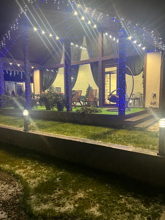 Уютный дом у леса