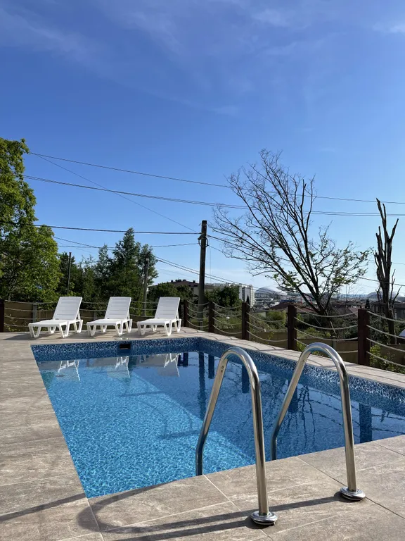 Дом с подогреваемым бассейном и 5 спальнями