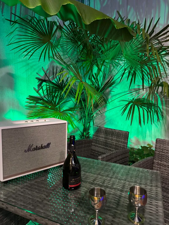 Уютный новый дом с собственным бассейном