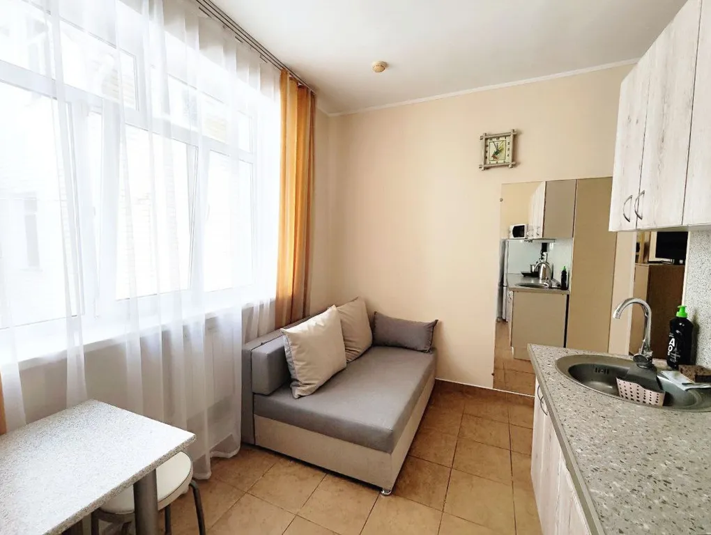 Апартаменты с одной спальней и балконом в гостевом доме Регион 86