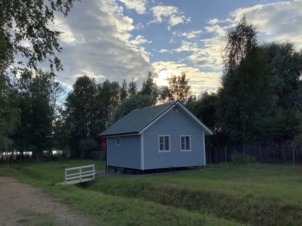 Домик на берегу