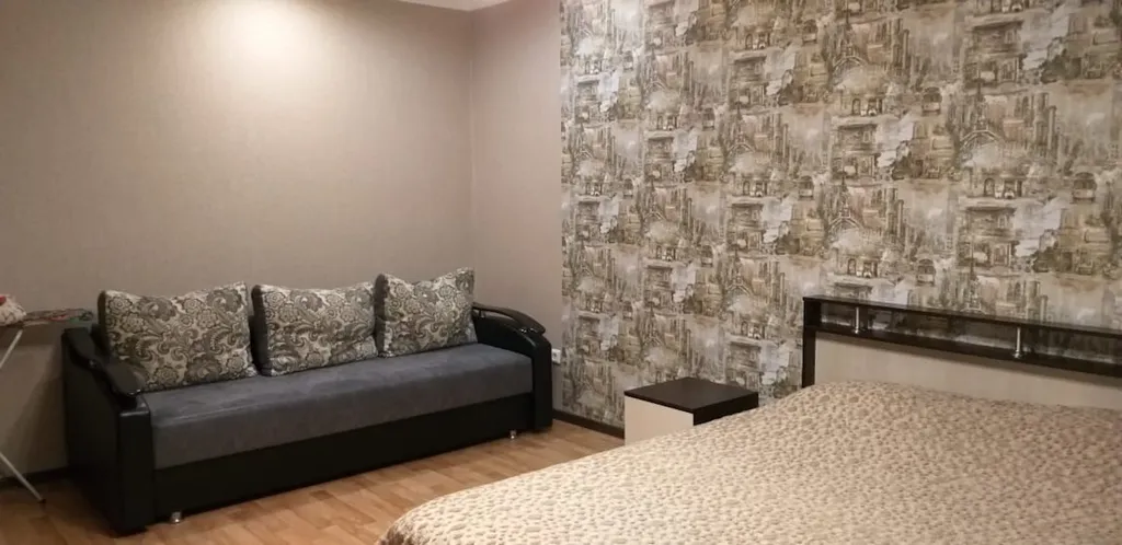 Однокомнатная квартира в центре, напротив Дворца Спорта Аркада — аренда посуточно в Старый Оскол