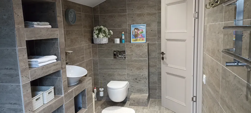 Домик у озера