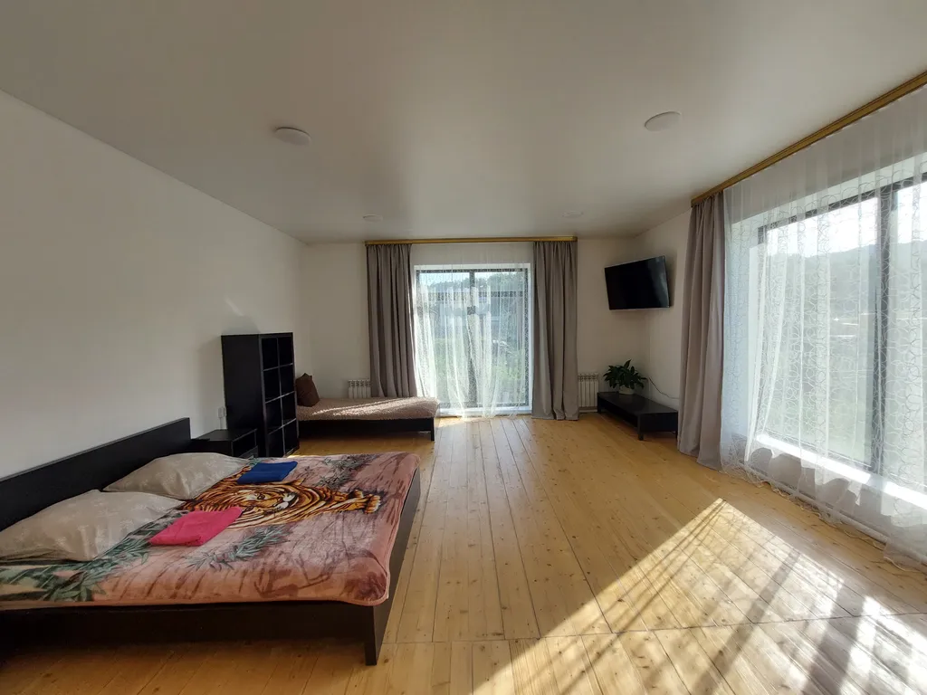 Уютный номер с видом на горы