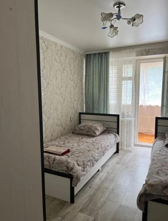 Большая квартира на 1 этаже в центре города