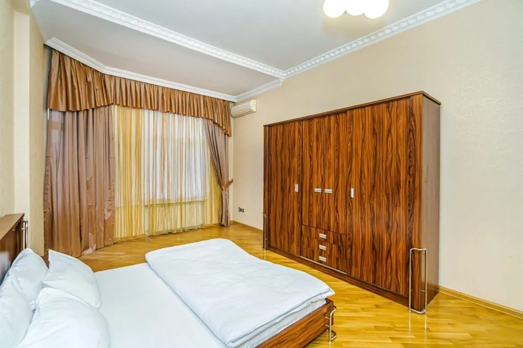 Vip Apartment Manovi