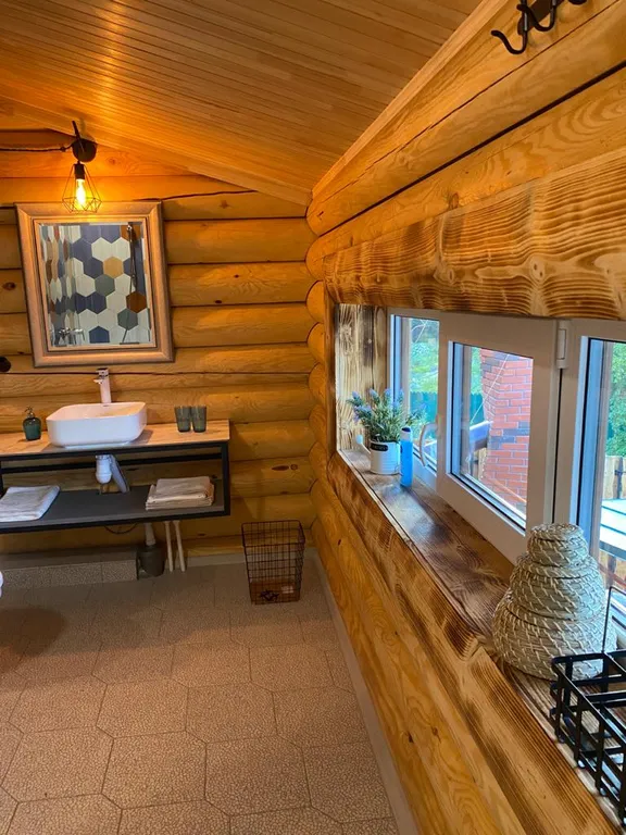 Дом с бассейном