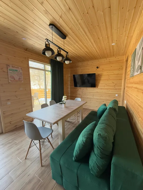 Барнхаус с бассейном и видом на реку