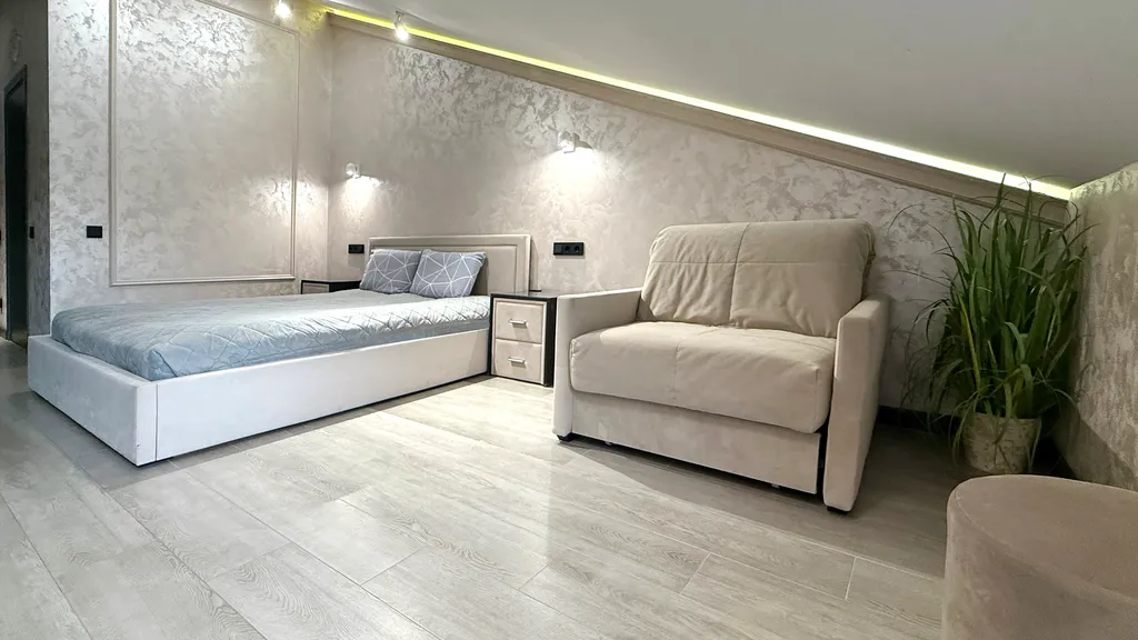 Красивый апартамент с балконом и открытым видом на горы. Центр