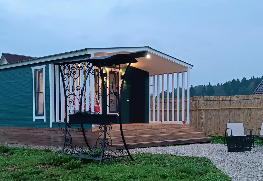 Прекрасный маленький уютный домик