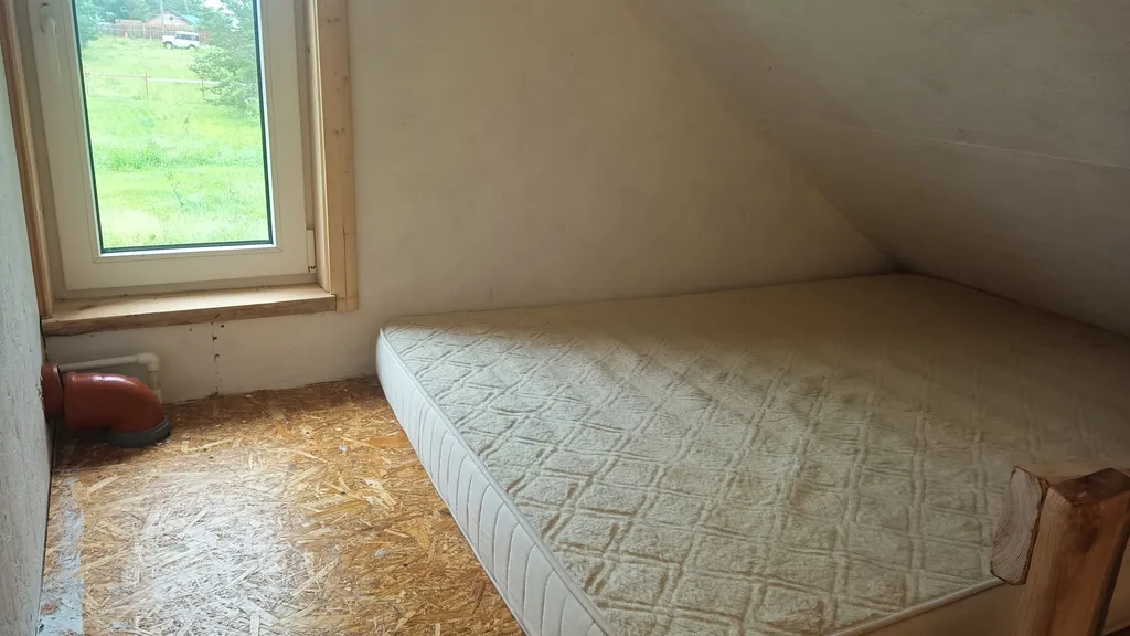 Дом на берегу протоки, ведущей в Вышневолоцкое водохранилище