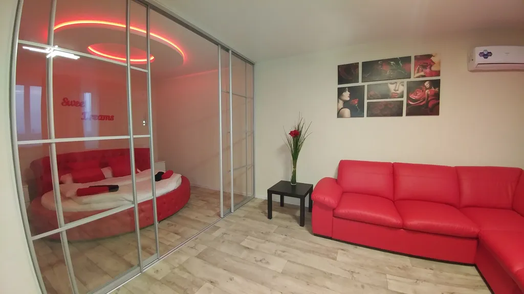 Очень необычная и просторная квартира-студия в центре