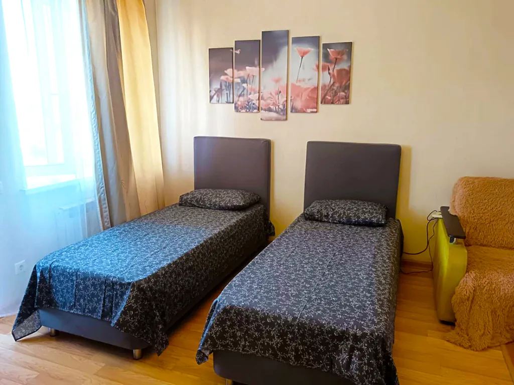 Просторная студия с балконом