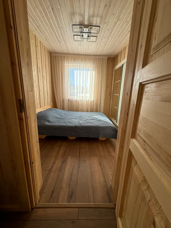 Большой дом у озера